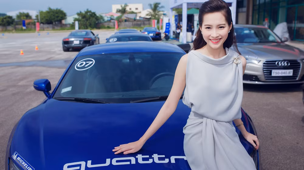 Ngoài ra, hoa hậu Thu Thảo có thu nhập cao từ các hợp đồng quảng cáo, đại diện thương hiệu. Được biết, trong năm 2014, Thu Thảo có 2 hợp đồng quảng cáo "bộn tiền", một cho mỹ phẩm và một cho xe hơi. Ảnh: Autodaily
