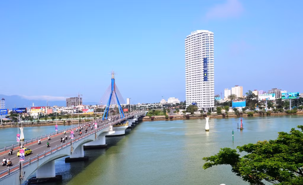 Các tour du lịch ngắn ngày trong dịp nghỉ lễ 2/9 cũng có nhiều mức giảm giá. Trong đó, khách mua tour Đà Nẵng - Ngũ Hành Sơn - Hội An - Bà Nà - Huế - Sơn Trà - chợ Hàn (4 ngày, 3 đêm) của Cloudtour được giảm 550.000 đồng/tour/khách và nhận quà tặng.