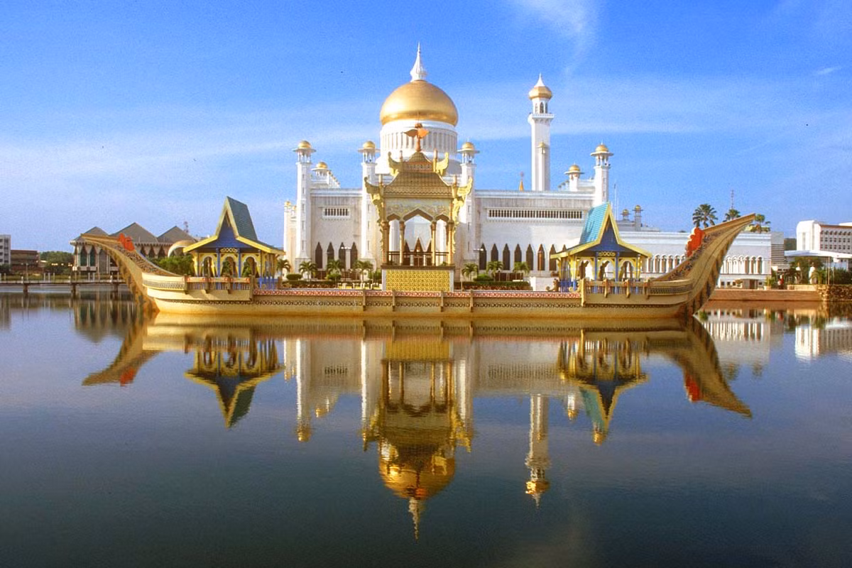 Ngoài ra, vé máy bay đi Thái Lan giá từ 315.000 đồng, Singapore từ 210.000 đồng, giúp hành khách tiết kiệm chi phí khi du lịch đến các nước nổi tiếng của châu Á.