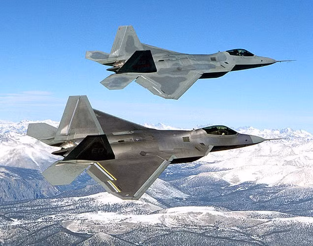 Chuyên gia quân sự Nga tiếp tục đưa ra một số đánh giá về những điểm mạnh của MiG-31 so với chiếc F-22.