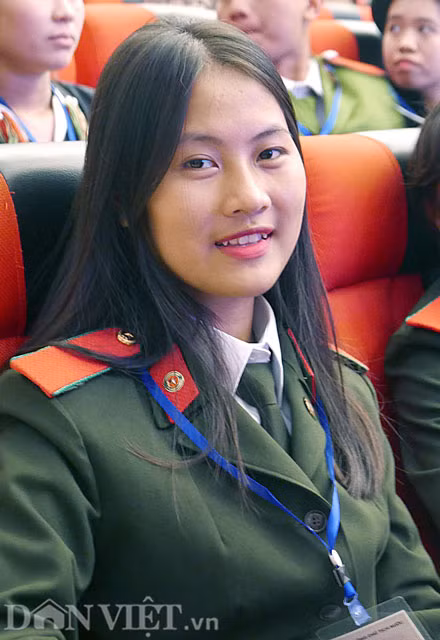 Bạn Bùi Thị Bình Triệu, THPT Chuyên Hoàng Văn Thụ, Hoà Bình đạt giải 3 Sử Quốc gia hiện đang học tập tại trường Học viện An ninh