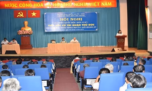 Tổ Đại biểu Quốc hội đơn vị 7 tiếp xúc cử tri quận Thủ Đức