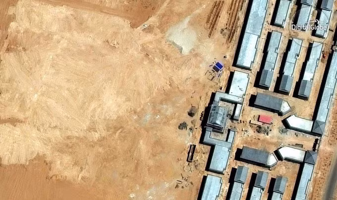 "Thành phố ma" Erenhot nổi tiếng ở Nội Mông hoang vắng đến rùng rợn.