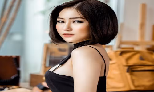 Người tấn công Hương Tràm rất nổi tiếng tại hải ngoại.