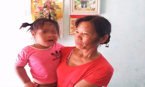 Cháu Y và bà nội