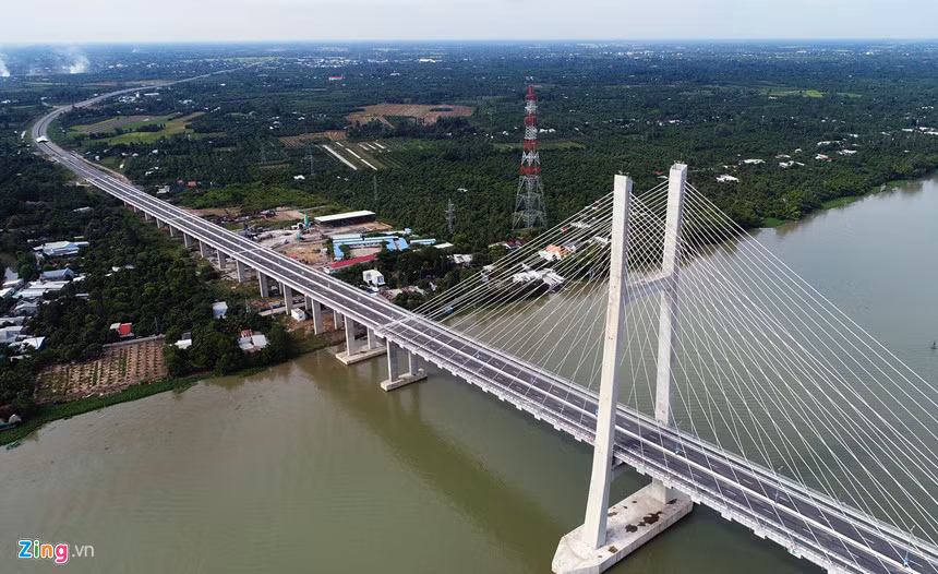 Hệ thống đường dẫn, đường kết nối và cây cầu đã hoàn thiện, thông xe vào hôm nay 27/5.