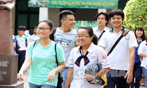 Thí sinh thi tốt nghiệp tại điểm thi trường THPT Lê Qúy Đôn TP Hồ Chí Minh năm 2017. Ảnh: Phương Vy/TTXVN
