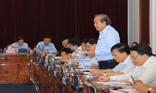 Phó thủ tướng thường trực Chính phủ Trương Hòa Bình đề nghị Thành ủy TP.HCM tiếp thu ý kiến về các tồn tại, hạn chế đã chỉ ra - Ảnh: VGP