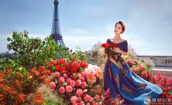 Hình ảnh mới nhất của Lâm Tâm Như quảng cáo cho một thương hiệu cũng được trang Ifeng chia sẻ.