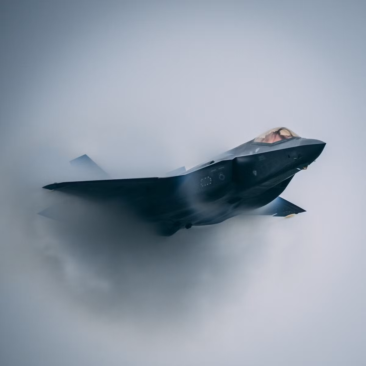 Kể từ đó, số phận của các tiêm kích F-35 Thổ Nhĩ Kỳ là một câu hỏi mở. Vào tháng 1, Defense One đưa tin rằng 24 chiếc F-35 của Thổ Nhĩ Kỳ đang trong giai đoạn sản xuất, nhưng quan chức phụ trách việc mua vũ khí hàng đầu của Lầu Năm Góc Ellen Lord đã nói với các phóng viên rằng Washington và Ankara đã không đi đến thỏa thuận về những gì sẽ xảy ra với chúng.