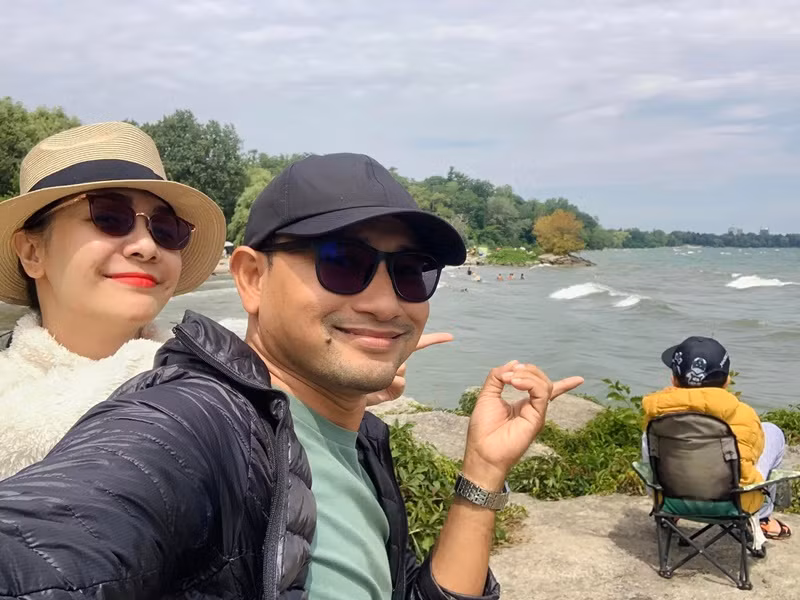 Cuộc sống của Huỳnh Đông - Ái Châu trước khi sang Canada định cư Cuoc song cua Huynh Dong - Ai Chau truoc khi sang Canada dinh cu