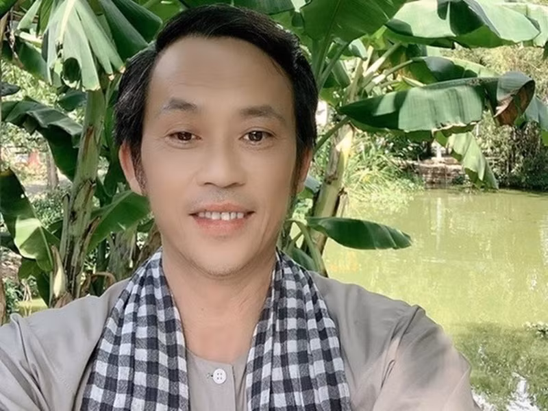 Hoài Linh tố cáo bà Hằng ra công an về hành vi vu khống và làm nhục người khác. Nam nghệ sĩ yêu cầu bà Hằng xin lỗi. Ảnh: FBNV.