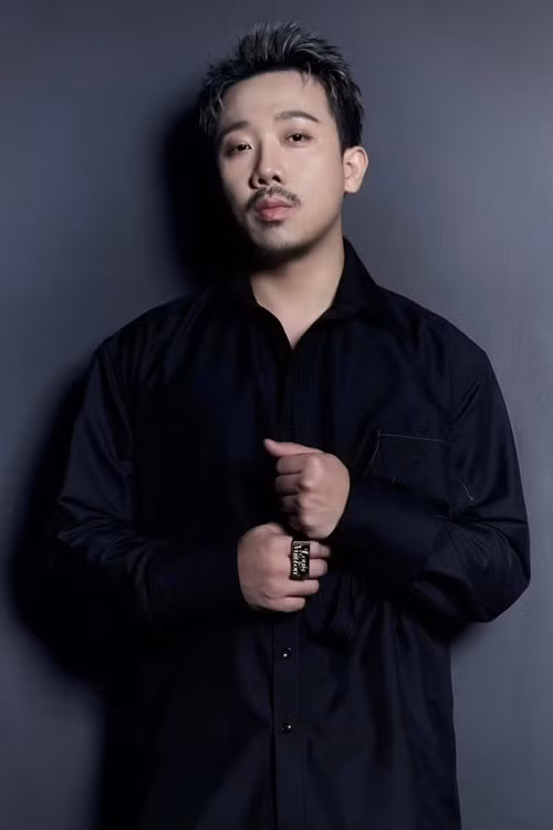 Vì vấn đề sức khỏe và muốn tập trung làm phim, nam MC sẽ hạn chế tham gia gameshow. Ảnh: FBNV.