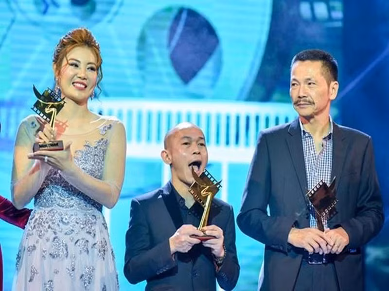 Dù là diễn viên tay ngang, Jimmii Khánh giành giải Cánh diều vàng 2017 ở hạng mục Nam diễn viên phụ xuất sắc nhất với vai Đột trong Thương nhớ ở ai. Ảnh: Vietnamnet.
