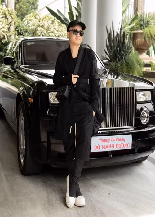 Năm 2022, Đỗ Mạnh Cường tậu xe Rolls-Royce Phantom dịp sinh nhật. Ảnh: Doanh Nhân Plus.