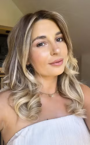 Dani Dyer: Người đẹp 27 tuổi Dani Dyer công khai hẹn hò với ngôi sao Jarrod Bowen của West Ham vào năm 2021 và đã có 2 con chung.