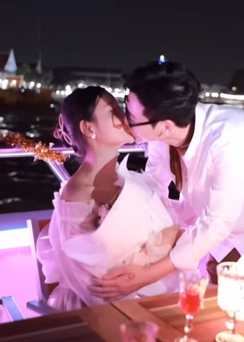 “Gà cưng” một thời của Vũ Khắc Tiệp nhận lời cầu hôn của tình trẻ. Ảnh: Thương Hiệu Và Pháp Luật.