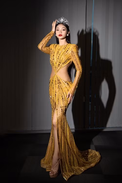 Minh Kiên bận rộn với hành trình media tour cùng Ý Nhi và Đào Thị Hiền sau chung kết Miss World Vietnam 2023 - Hoa hậu Thế giới Việt Nam 2023. Ảnh: FBNV.