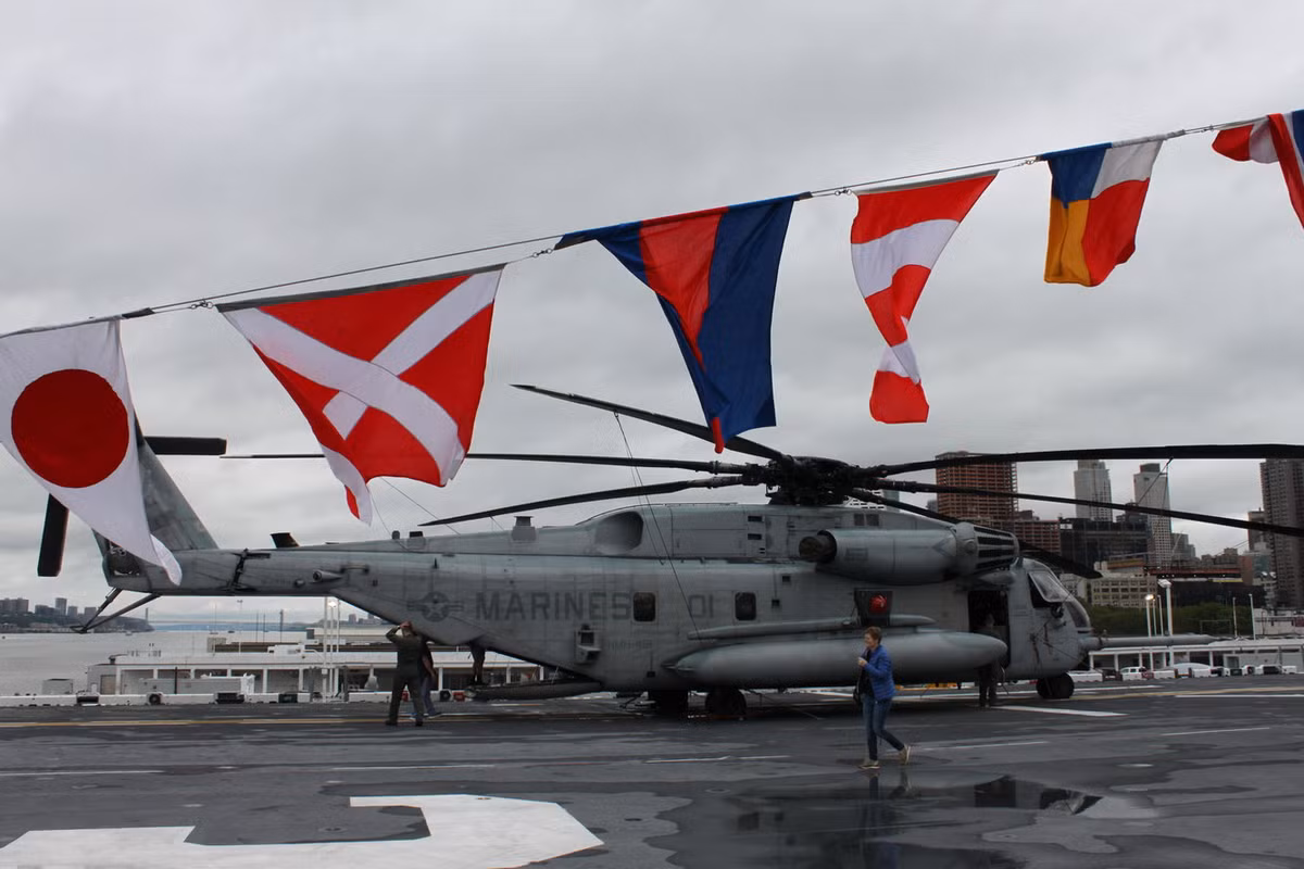 Soi dan vu khi “khung” tren tau tan cong do bo USS Kearsarge-Hinh-13