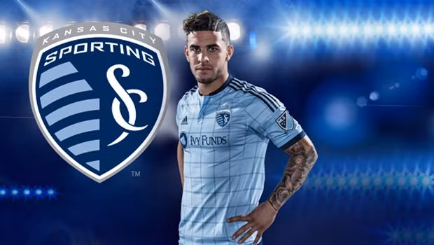 2. Sporting City Kansas: Màu hải quân chưa bao giờ được đánh giá nổi bật trên sân bóng. Ngoài ra, các đường kẻ ngang dọc càng biến chiếc áo của đội bóng đang thi đấu tại MLS như những bộ đồ ngủ.