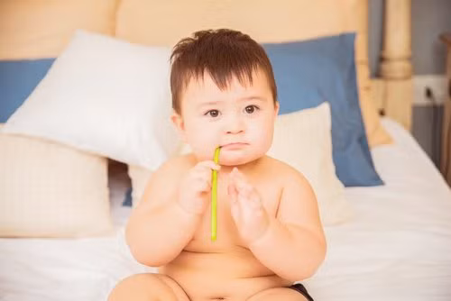 Ngay từ khi được 9 tháng tuổi, Bí Bo đã rất thích nghịch nước.