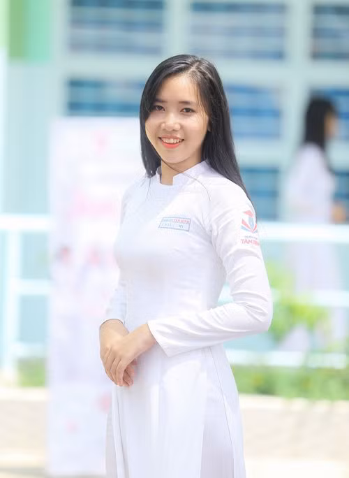 Đây là cơ hội để các nữ sinh thể hiện tài năng, duyên dáng và sự cá tính của mình.