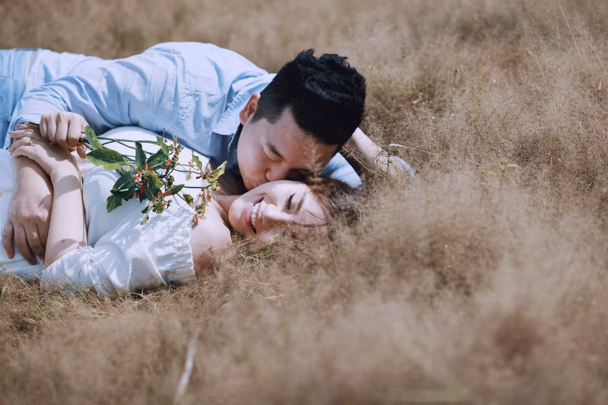 Bộ ảnh được thực hiện trong 2 ngày với quãng đường di chuyển từ đất liền ra đảo khá vất vả.