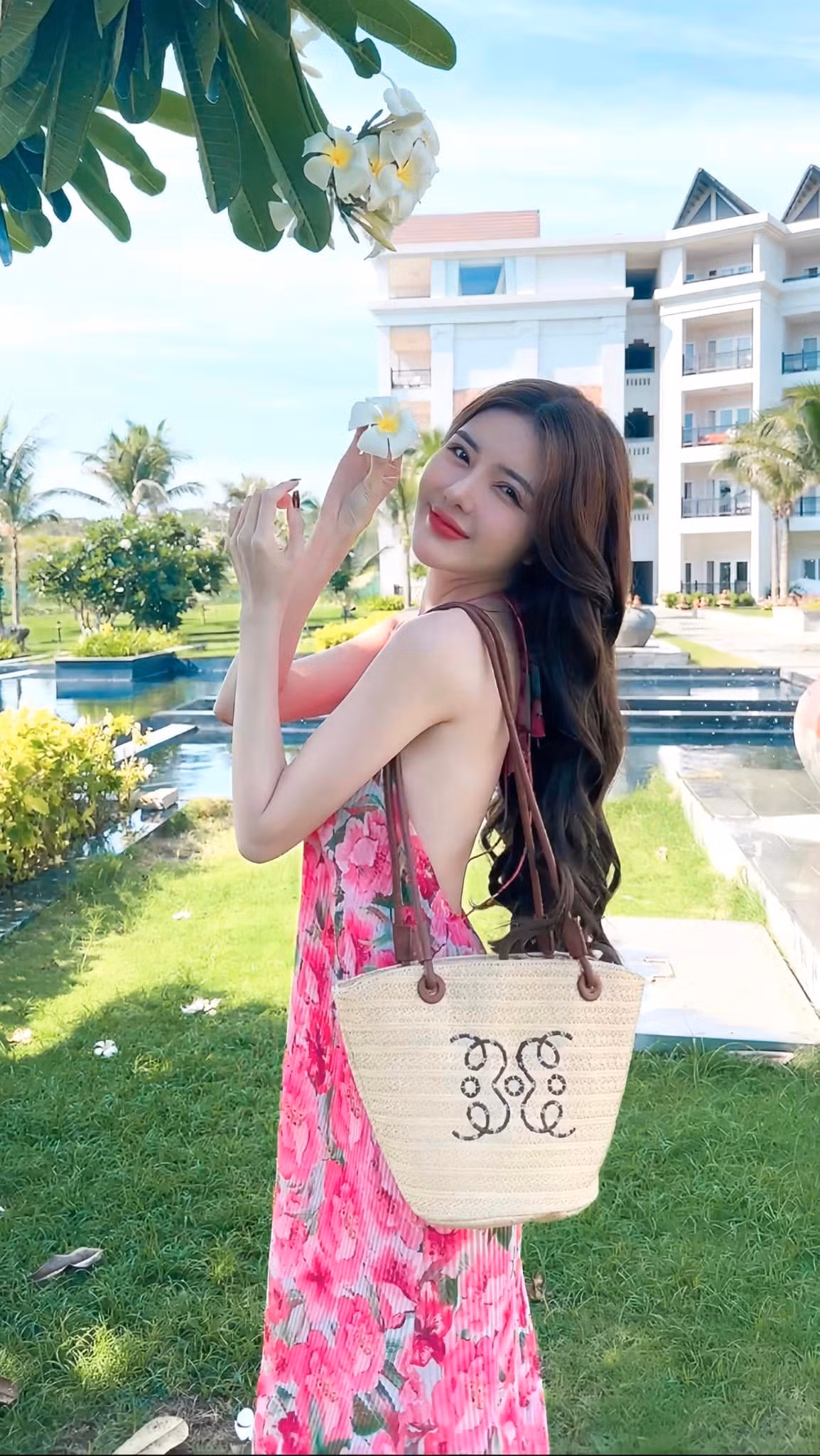 Chuyện tình cảm không thuận lợi nhưng Lilly Luta có nhiều bước tiến trong sự nghiệp, gặt hái những thành công đáng ngưỡng mộ.