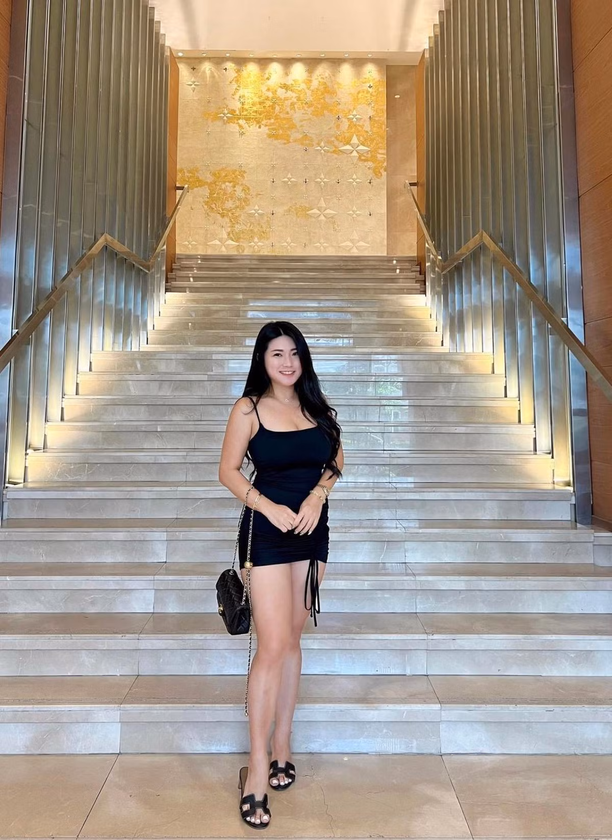 Hot girl làm trai trẻ tiếc hùi hụi vì là mẹ đơn thân Hot girl lam trai tre tiec hui hui vi la me don than