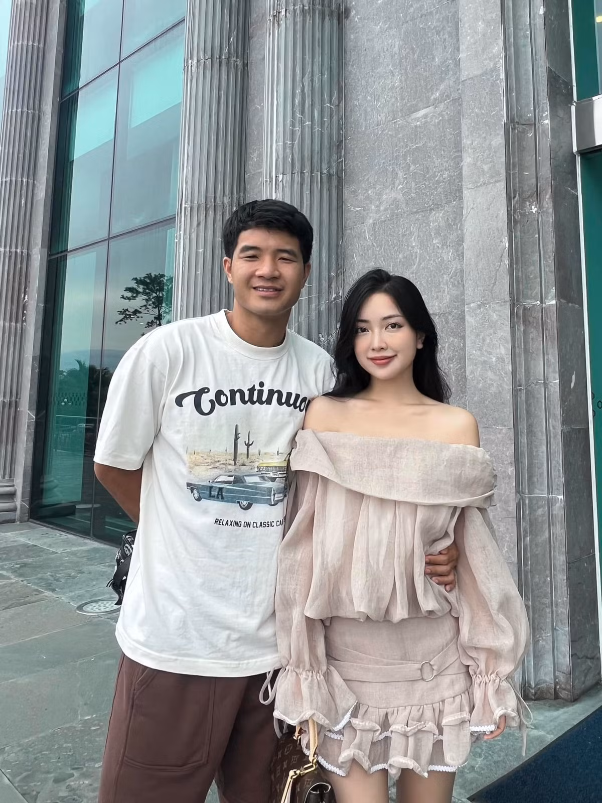 Sau khi "về chung một nhà" với bà xã xinh đẹp, cuộc sống đời tư của Hà Đức Chinh được cư dân mạng quan tâm.