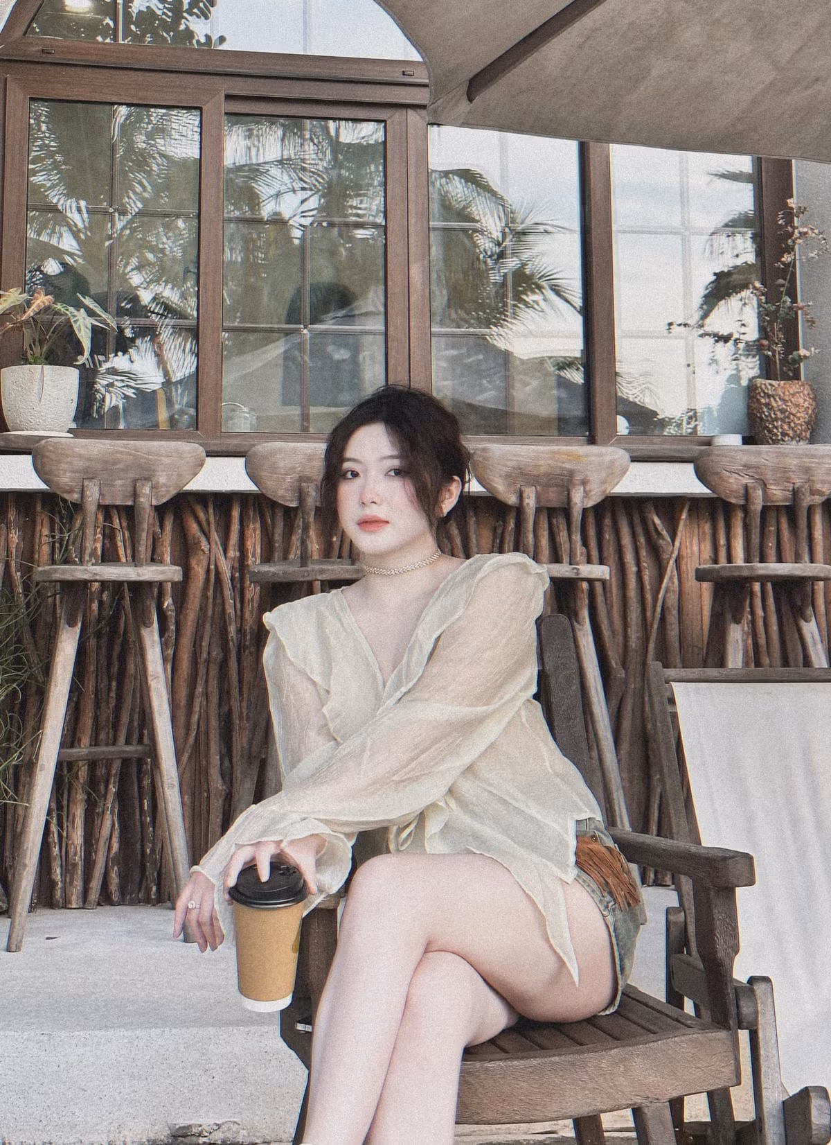 Một hot girl khác đến từ Thái Nguyên cũng được cư dân mạng biết đến là Nguyễn Thị Thêu.