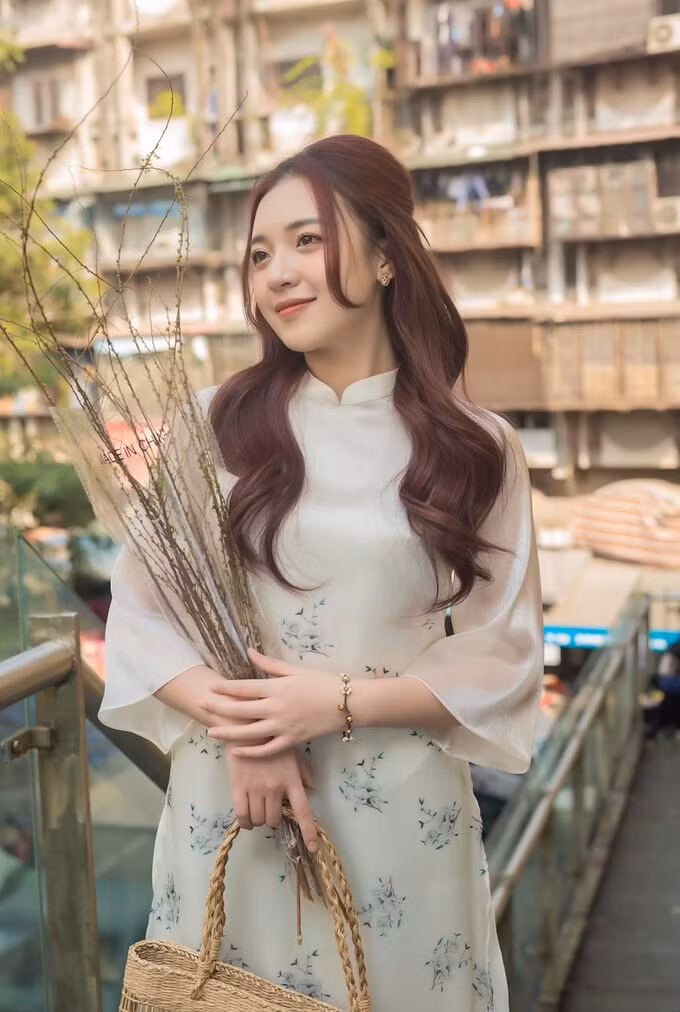 Ngay khi vừa đăng tải, loạt ảnh này của MC Phương Thảo đã nhận được sự quan tâm đặc biệt của đông đảo cư dân mạng.