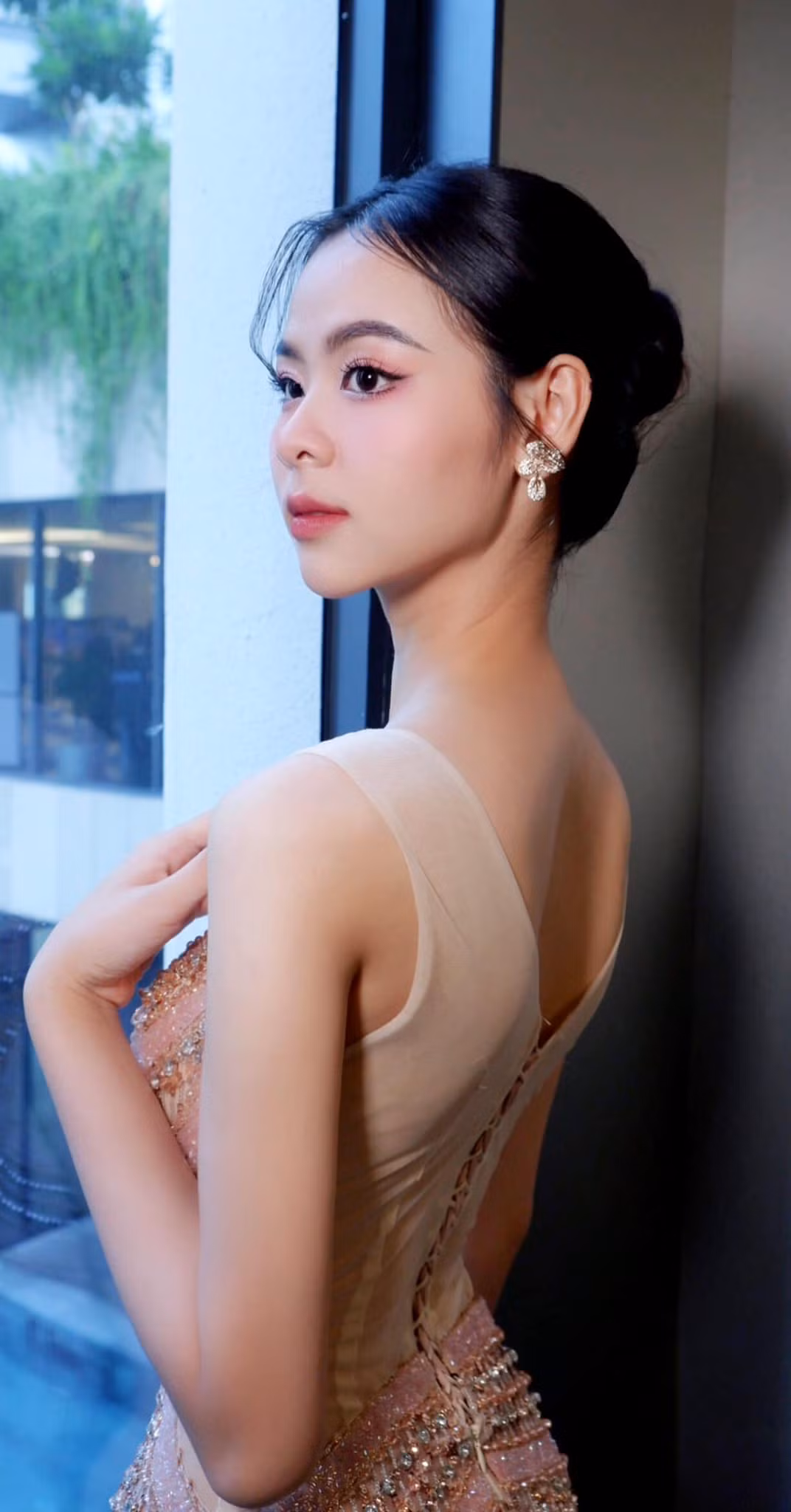 Hoa khôi Nghệ An quyến rũ hơn thời điểm thi hoa hậu, vóc dáng đẹp từng centimet. Ảnh: FBNV