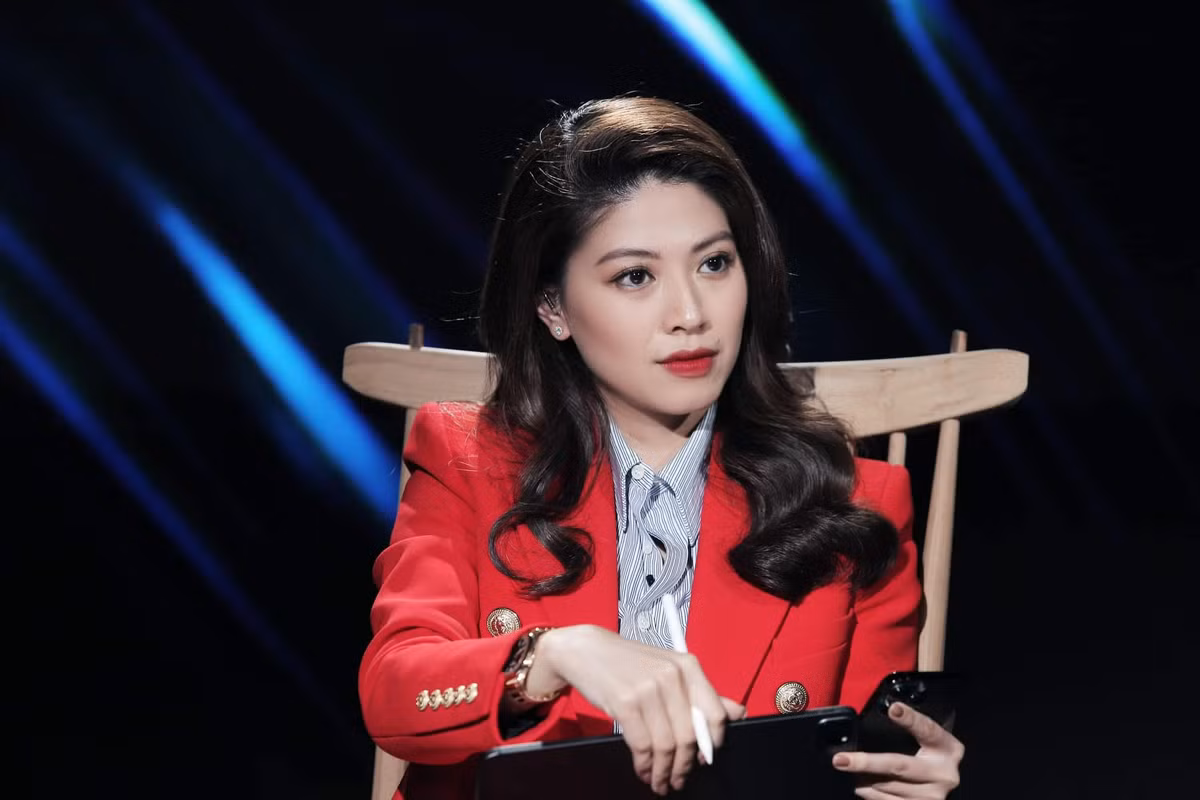 Dương Ngọc Trinh (sinh năm 1986) được mệnh danh là “ BTV giàu nhất VTV”, cô là gương mặt quen thuộc với khán giả truyền hình.