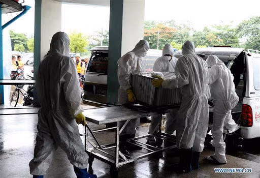 Cúm A H1N1 bùng phát mạnh vào năm 2009 với tốc độ lây lan rất nhanh. Dịch bệnh này dễ dàng lây bệnh từ người sang người thông qua không khí có chứa các hạt nước nhỏ li ti khi người bệnh ho, hắt hơi, cười hoặc nói chuyện.