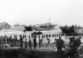 Đây cũng là lý do Hitler và phát xít Đức triển khai, điều động thêm quân sĩ ở nhiều nơi khác, trong đó có Sicily tới Hy Lạp để chuẩn bị "nghênh chiến" với quân đồng minh.