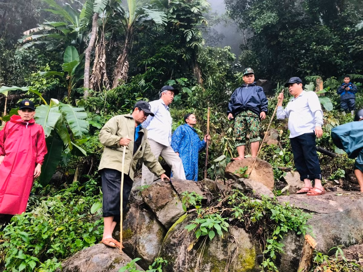 Nam Trà My xin công bố tình huống khẩn cấp nguy cơ sạt lở - Hình 3 Nam Tra My xin cong bo tinh huong khan cap nguy co sat lo-Hinh-3