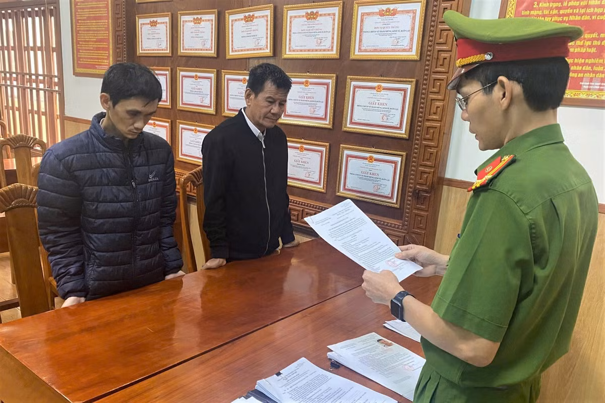 Lãnh đạo công ty làm giả 26 hóa đơn để tham gia dự thầu Lanh dao cong ty lam gia 26 hoa don de tham gia du thau