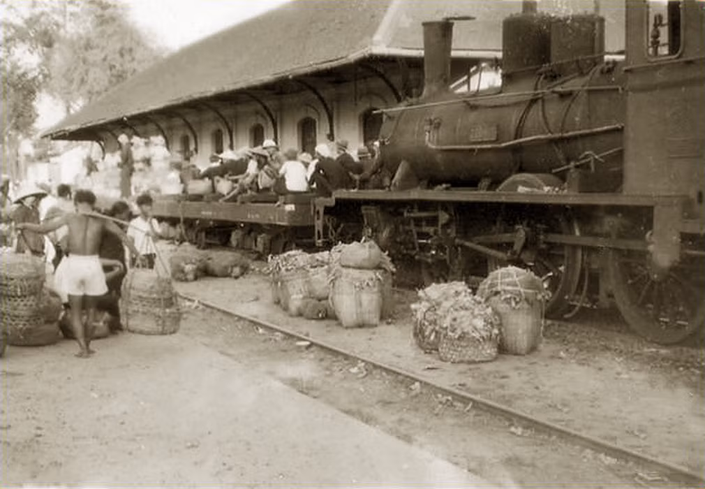 Ga Chợ Lớn năm 1948.