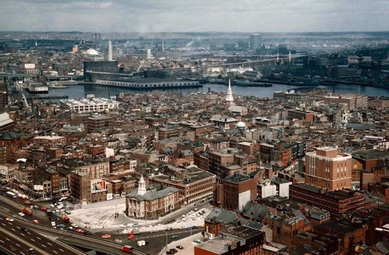 Toàn cảnh khu North End của Boston nhìn từ trên cao, tháng 7/1961. Ảnh: Dick Leonhardt Flickr.