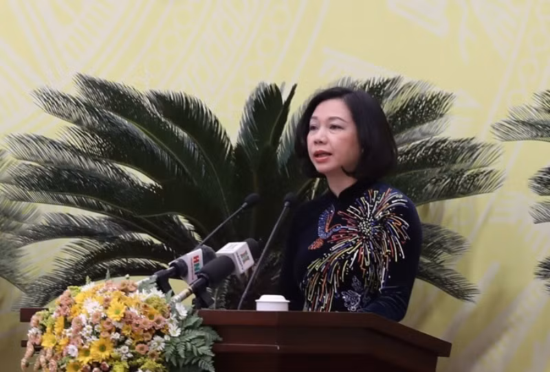 Bà Vũ Thu Hà từng là giáo viên trường Trung học cơ sở Ái Mộ, Gia Lâm. Từ năm 2004 đến 2019, bà trải qua nhiều vị trí công tác tại UBND huyện Gia Lâm. 