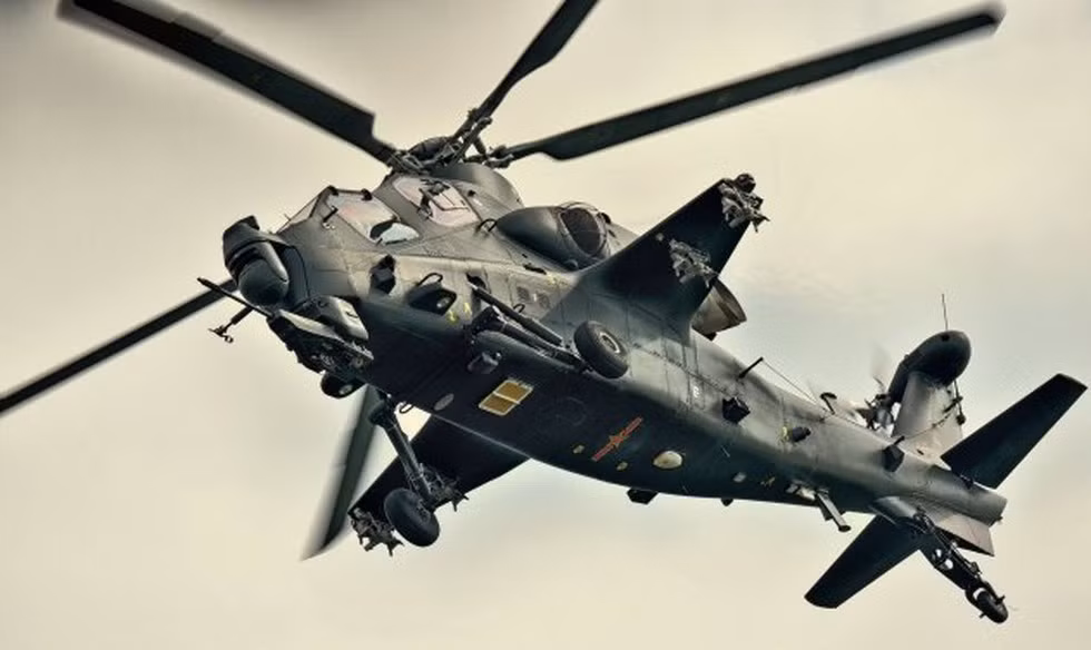 Trung Quốc tự tin cho rằng dòng trực thăng tấn công AH-64 Apache của Ấn Độ không thể địch nổi trực thăng Z-10. Trung Quốc cho biết Z-10 là một siêu trực thăng tấn công do nước này tự nghiên cứu phát triển, chúng vượt trội so với các dòng trực thăng khác.
