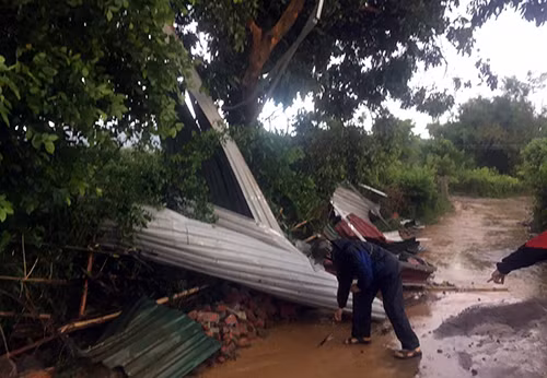 Dong loc o Hoa Binh, 1 phu nu bi ton bay vao dau tu vong