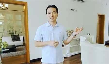 Là một diễn viên, MC tài năng và giàu có, Chi Bảo cũng tỏ ra rất sành điệu trong cách lựa chọn nơi ăn, chốn ở. Hiện tại, Chi Bảo đang sở hữu một biệt thự sang trọng tại TP.HCM. Ảnh: VTC News.