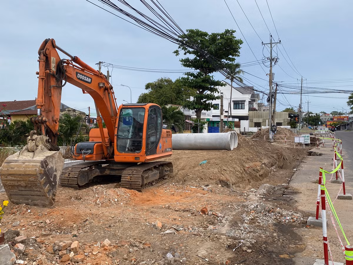 Bình Thuận: Cận cảnh tiến độ thi công gói thầu Nâng cấp đường Trần Quý Cáp - Hình 4 Binh Thuan: Can canh tien do thi cong goi thau Nang cap duong Tran Quy Cap-Hinh-4