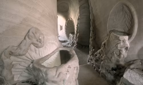 Những hình dáng tuyệt đẹp được nghệ sĩ Ra Paulette đục đẽo từ đá.