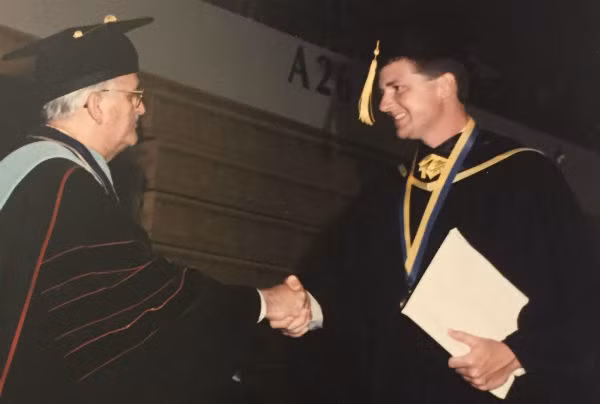 Ông Kritenbrink nhận bằng cử nhân Đại học Nebraska năm 1991. Ảnh: Omaha)