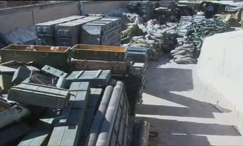 Al Masdar News đưa tin, quân đội Syria đã phát hiện và tịch thu kho vũ khí khủng của IS ở Đông Hama cuối tuần qua. Ảnh: AMN.