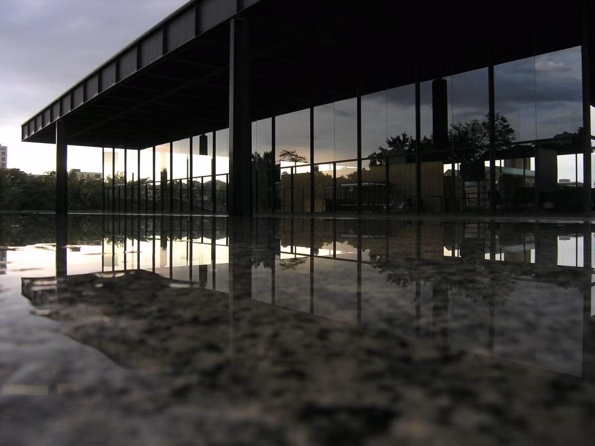 Còn đây là Bảo tàng nghệ thuật Neue Nationalgalerie ở thủ đô Berlin, Đức. Công trình được xây dựng vào những năm 1960. Ảnh: BI.