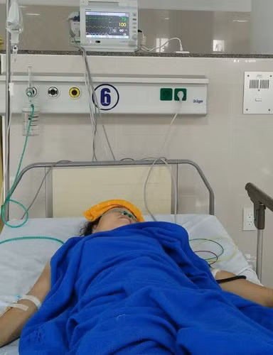 Rau thai dam xuyen vet mo cu, thai phu bi vo tu cung